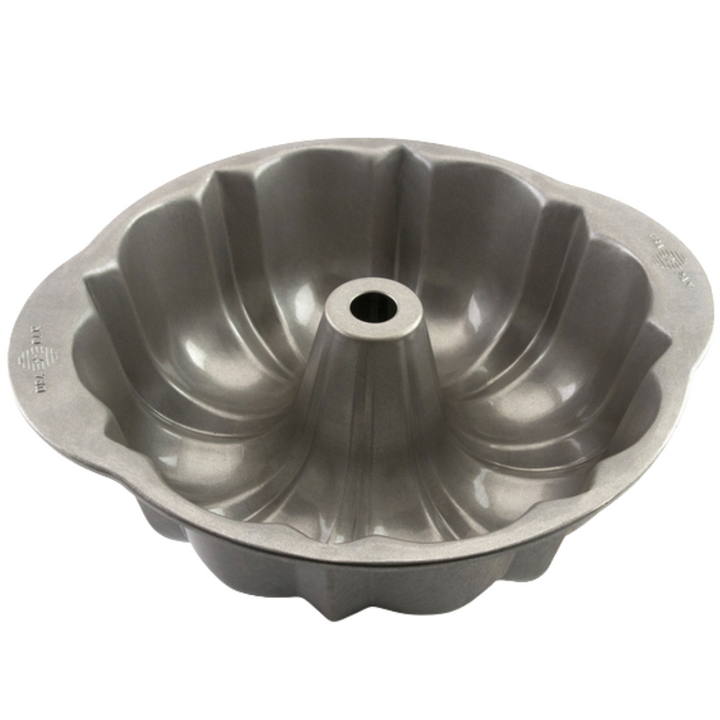 USA PANS FLUTED TUBE BUNDT CAKE PAN 10''