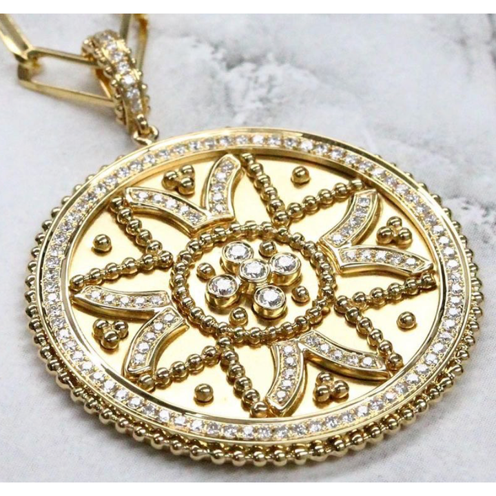 DOVES DORON PALOMA 18K YELLOW GOLD ROUND STAR MEDALLION WITH DIAMONDS